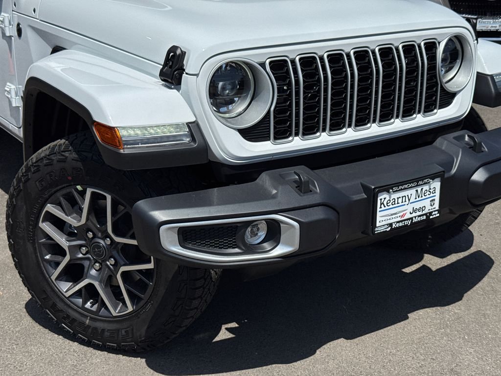 New 2026 Bright White Clear-Coat Exterior Paint Jeep Sahara image 6