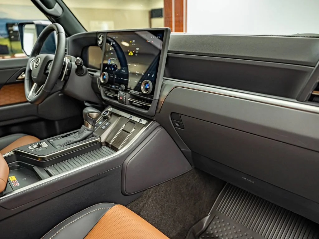 Certified Used 2025 Gray Pearl Lexus 550 Luxury+ image 37