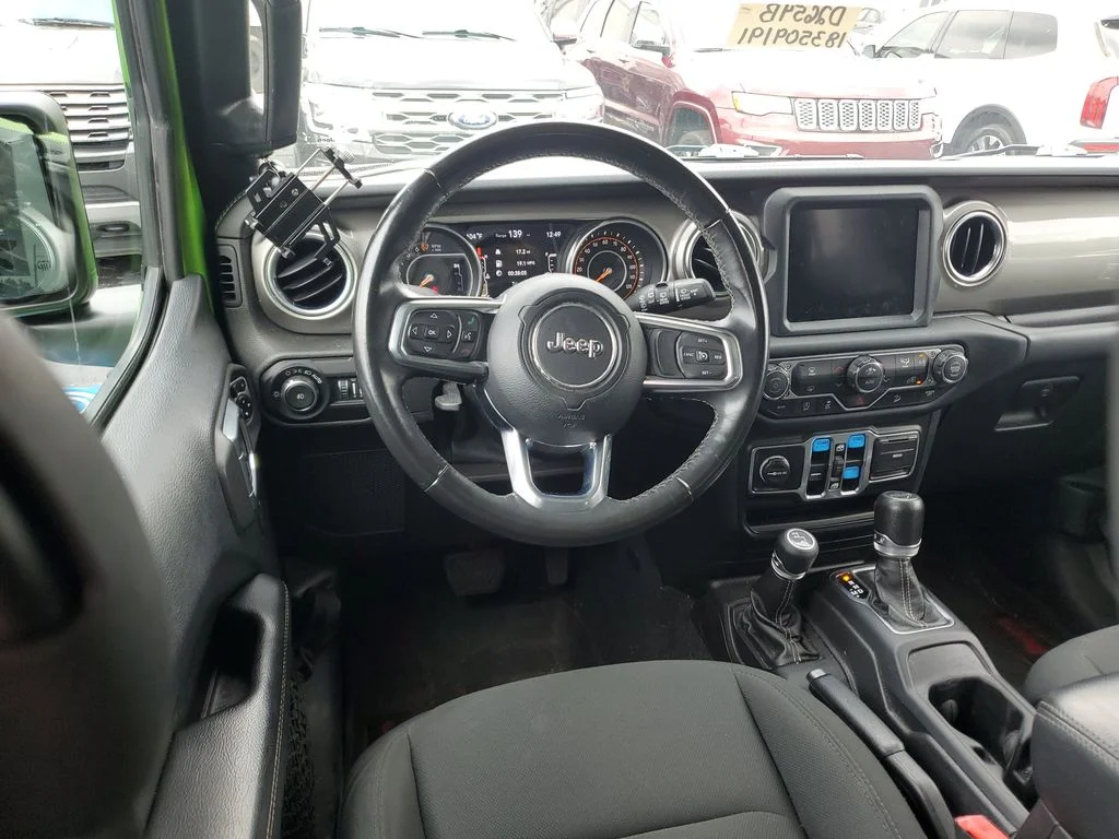 Used 2018 Green Jeep Unlimited Sahara image 9
