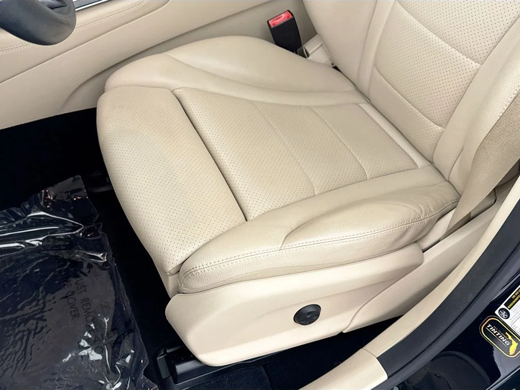 Used 2018 Black Mercedes-Benz GLC 300 image 17