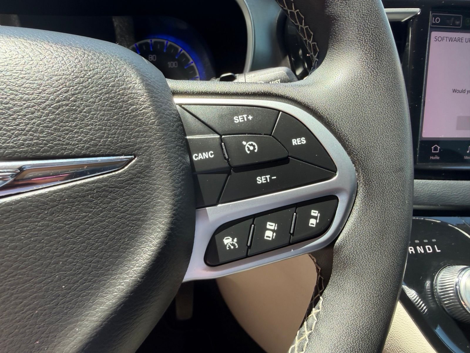 Used 2023 Brilliant Black Crystal Pearlcoat Chrysler Touring L image 15