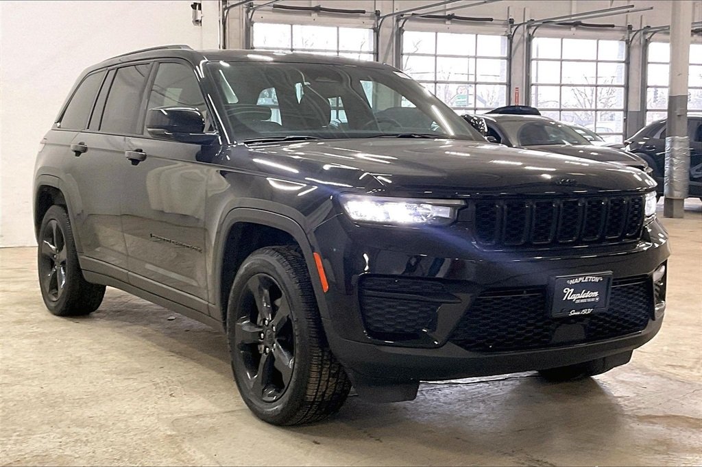 2023 JEEP GRAND CHEROKEE - Image 31