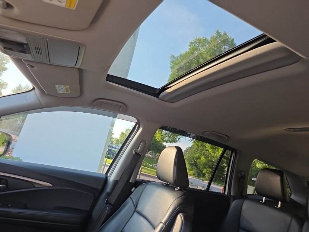 Used 2021 White Honda Special Edition image 31