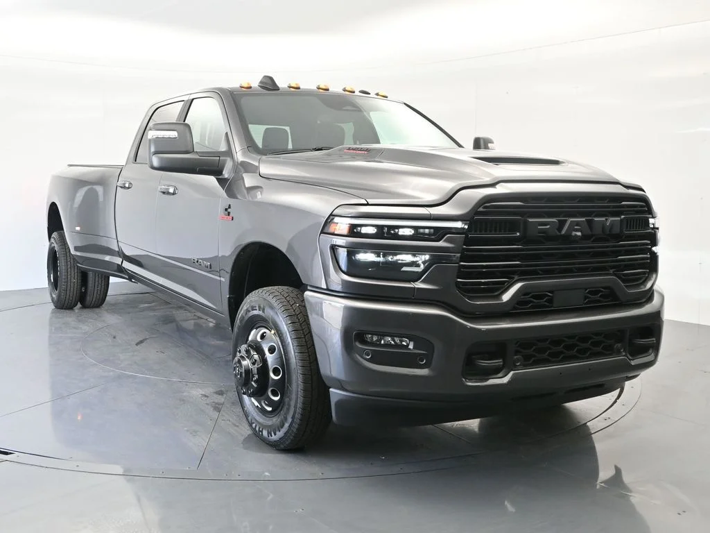 New 2026 Granite Crystal Metallic Clear-Coat Exterior Paint RAM Laramie image 4