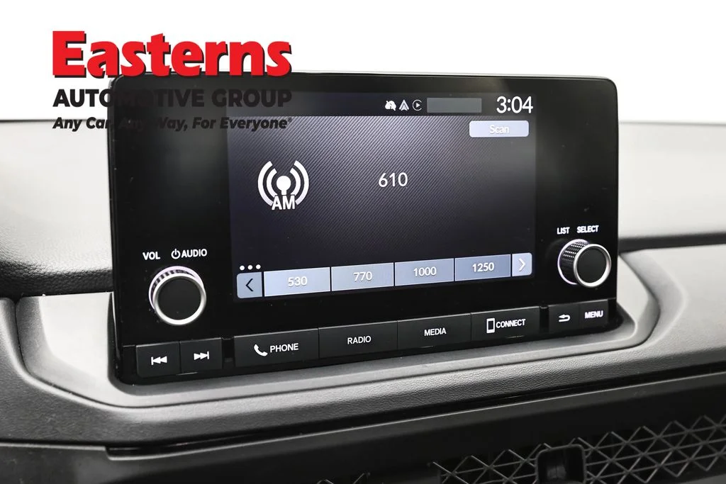 Used 2025 Silver Honda LX image 18