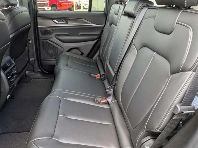 New 2027 Steel Blue Paint Jeep Limited image 15