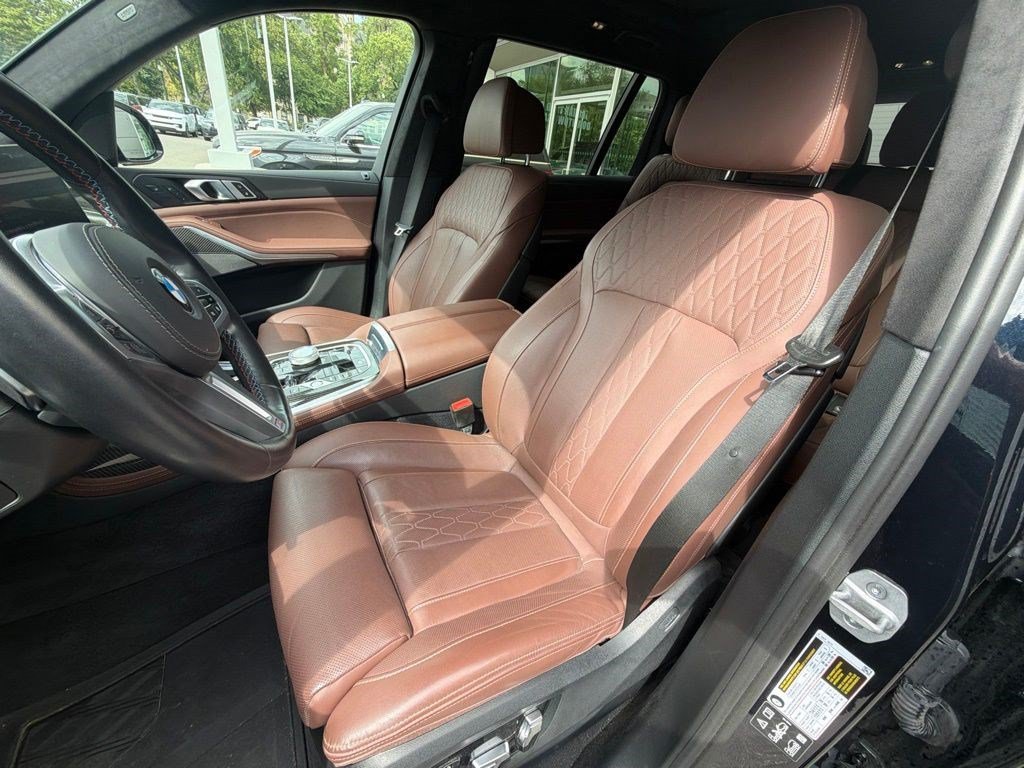 Used 2025 Carbon Black Metallic BMW M60i image 7