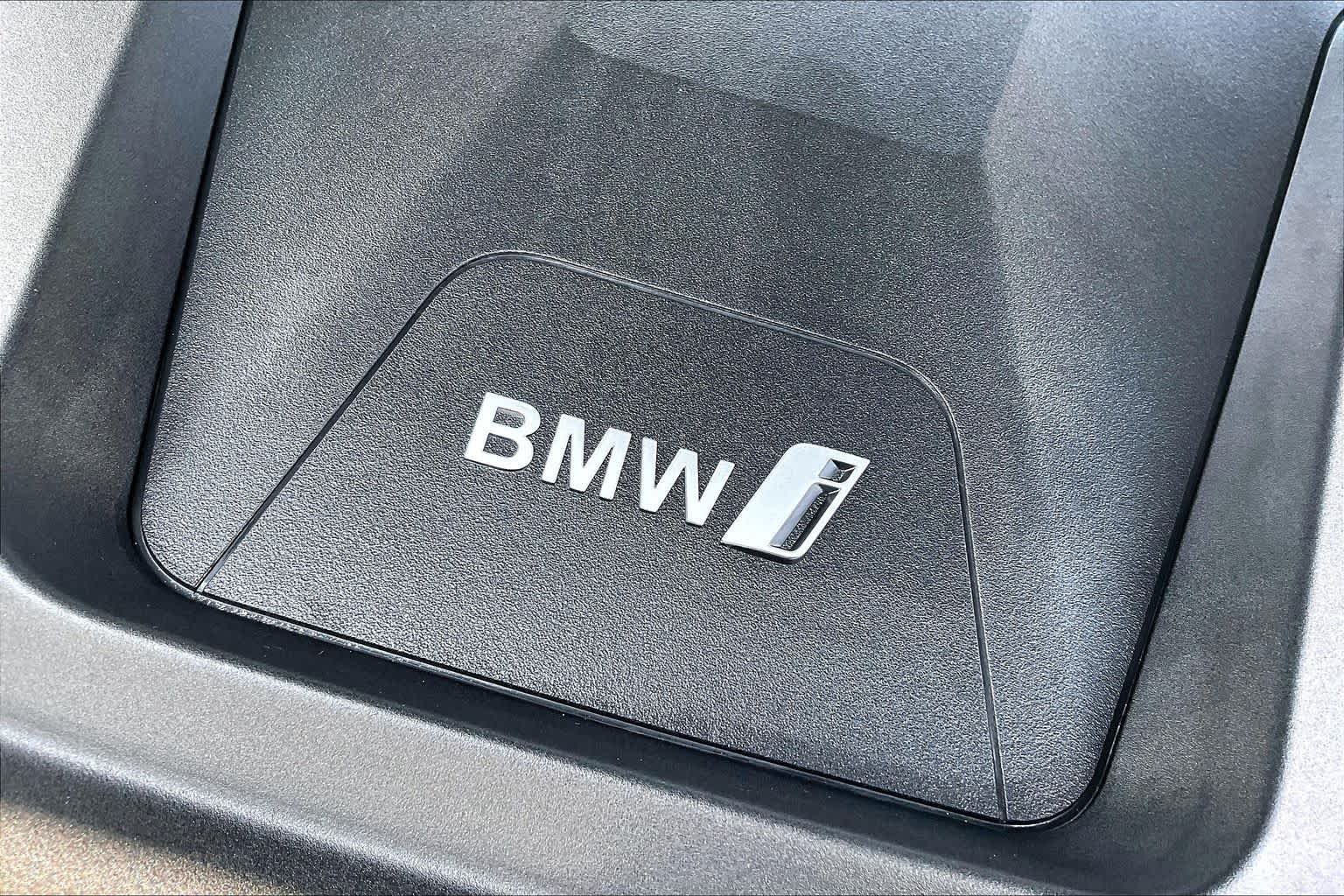 Used 2025 Cape York Green Metallic BMW M50 image 34