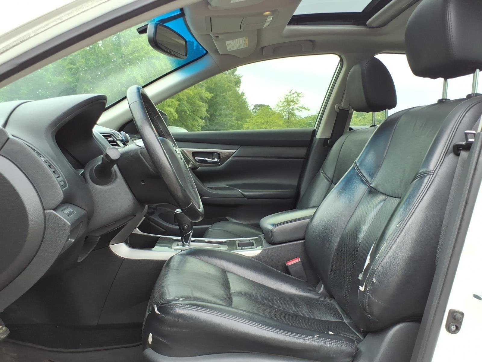 Used 2015 Pearl White Nissan 2.5 SL image 11