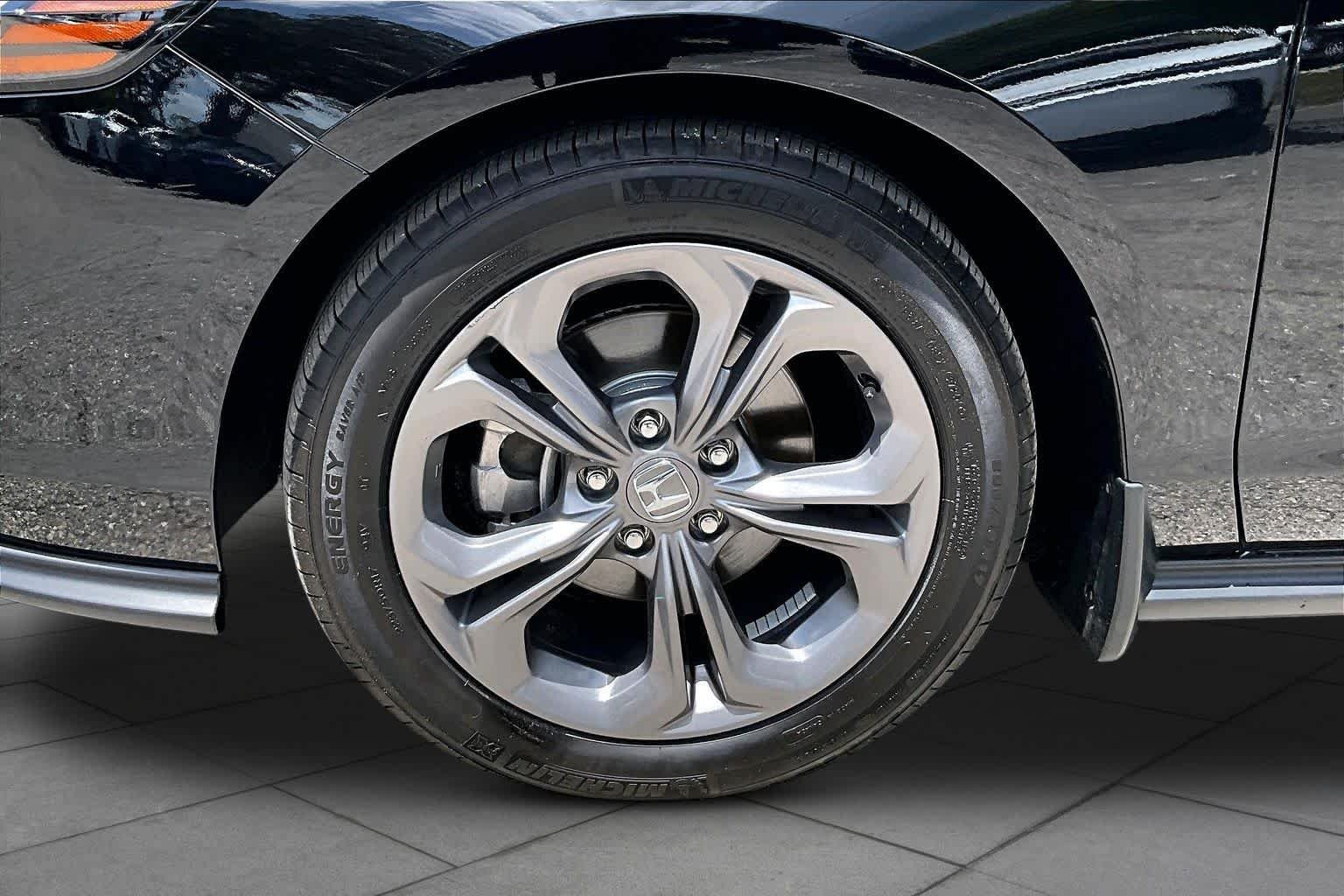 Used 2024 Crystal Black Pearl Honda EX image 11