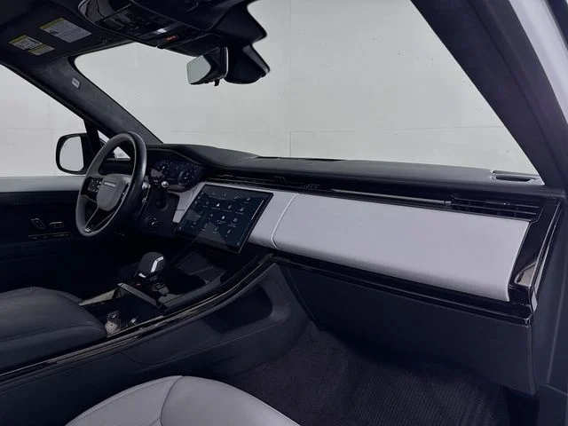 Certified Used 2024 White Land Rover Autobiography image 31