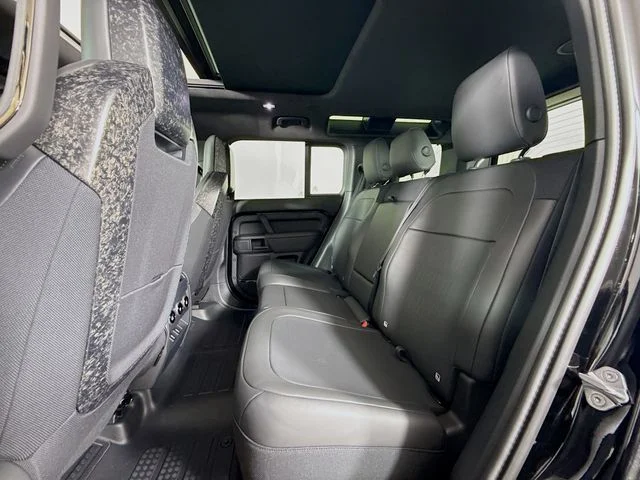 New 2026 Narvik Black Land Rover OCTA Black image 24