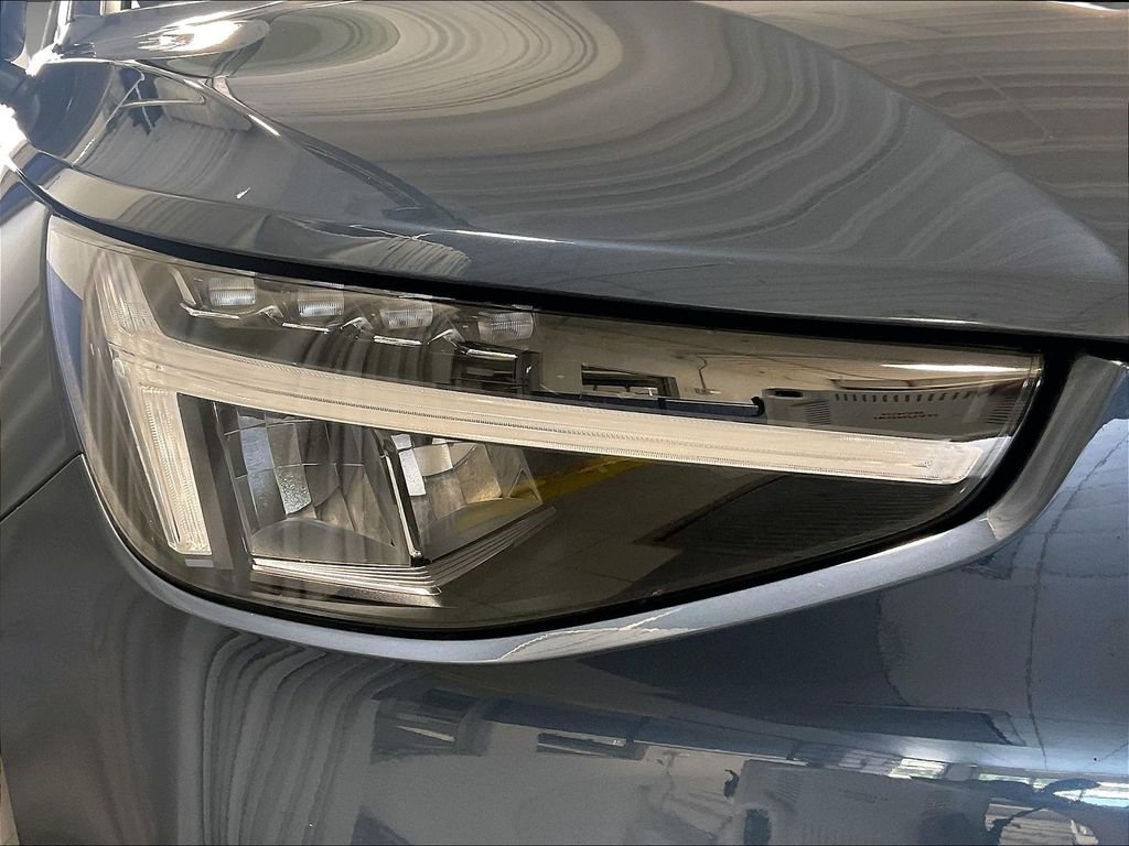 Used 2026 Blue Volvo B5 Core image 33