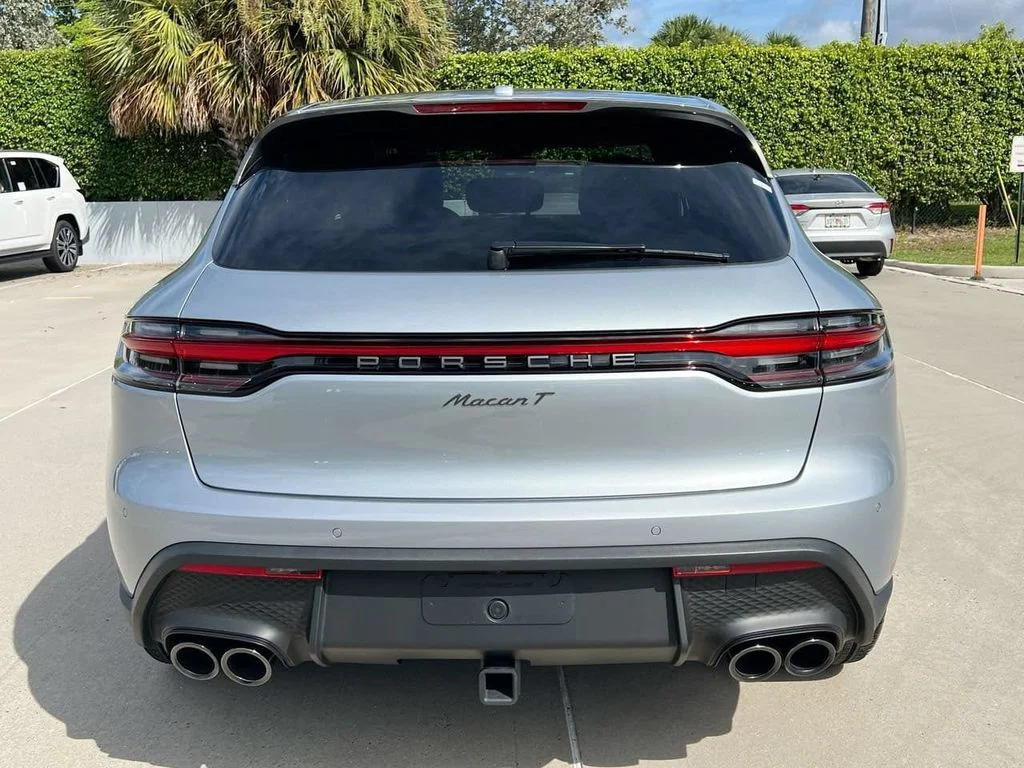 2026 Porsche Macan T - Photo 6