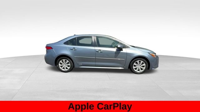 Used 2023  Toyota LE image 9