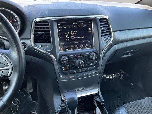 Used 2018 Gray Jeep Altitude image 9