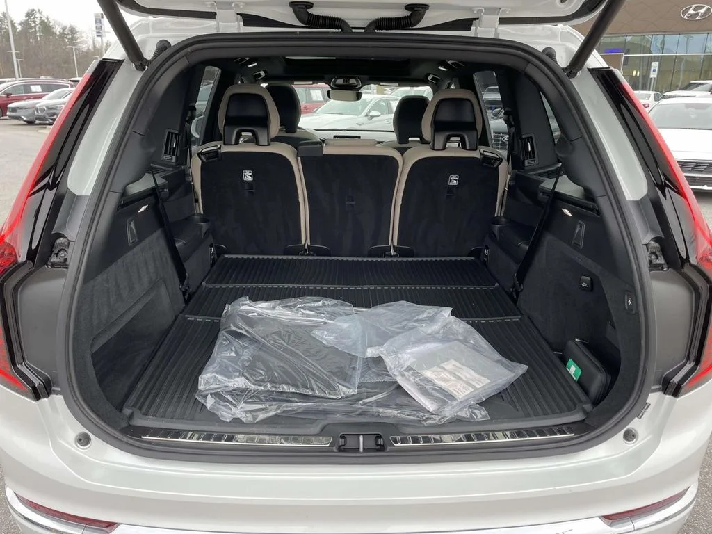 2026 Volvo XC90 Plus - Photo 28