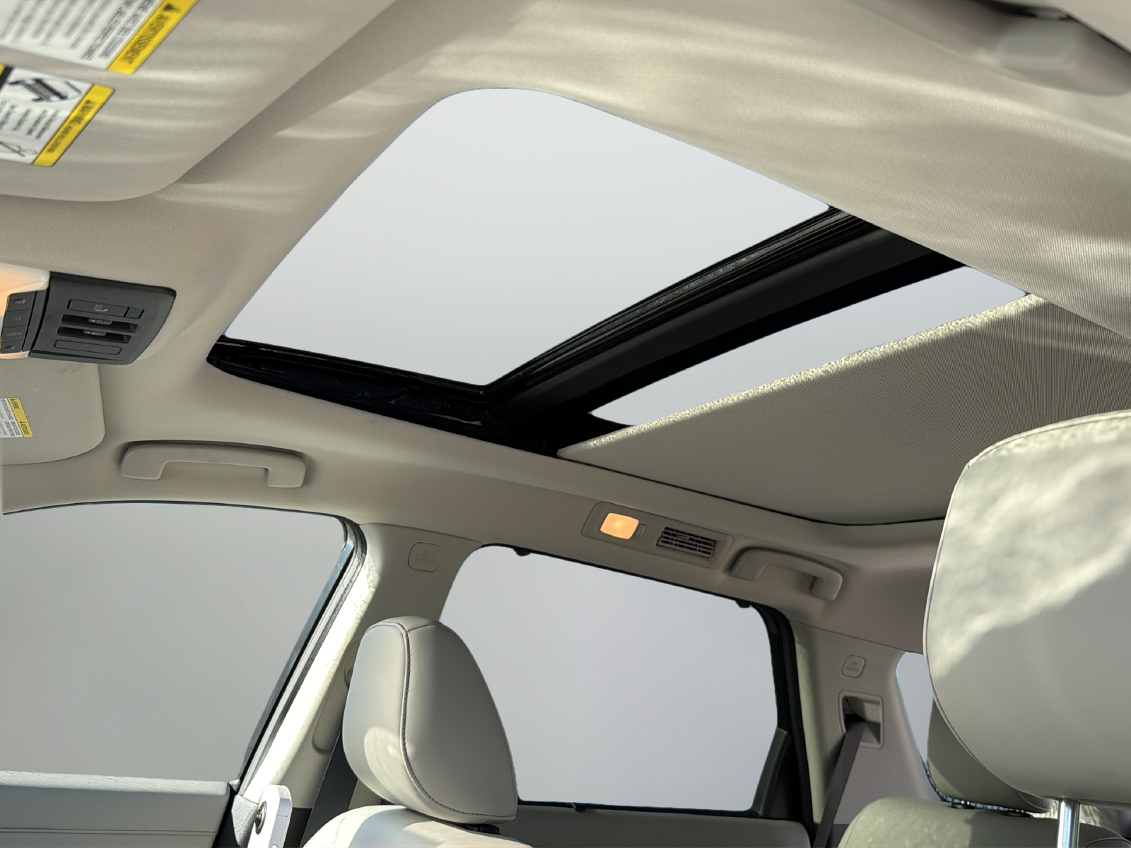 New 2026 White Nissan SL image 35