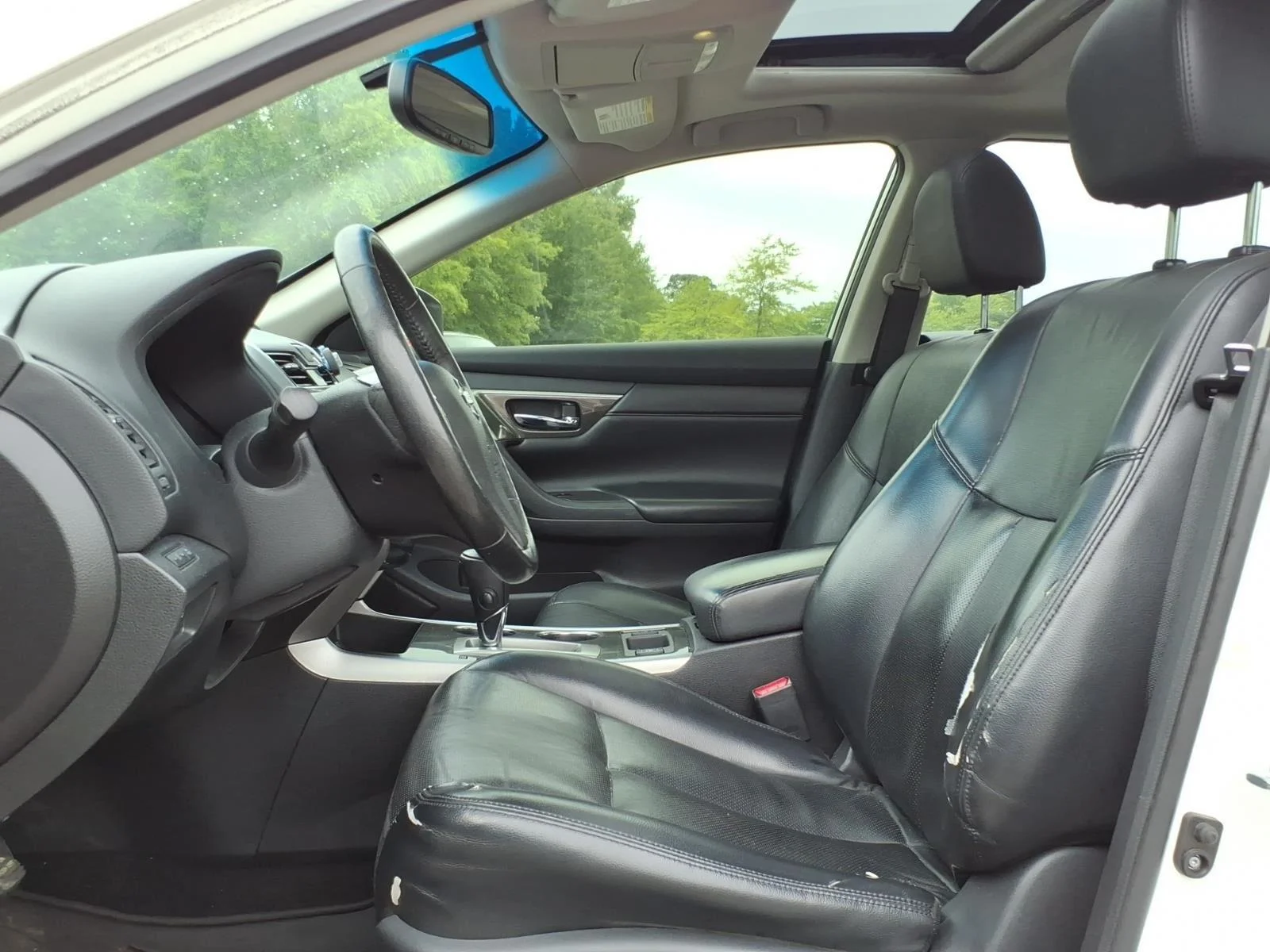 Used 2015 Pearl White Nissan 2.5 SL image 11