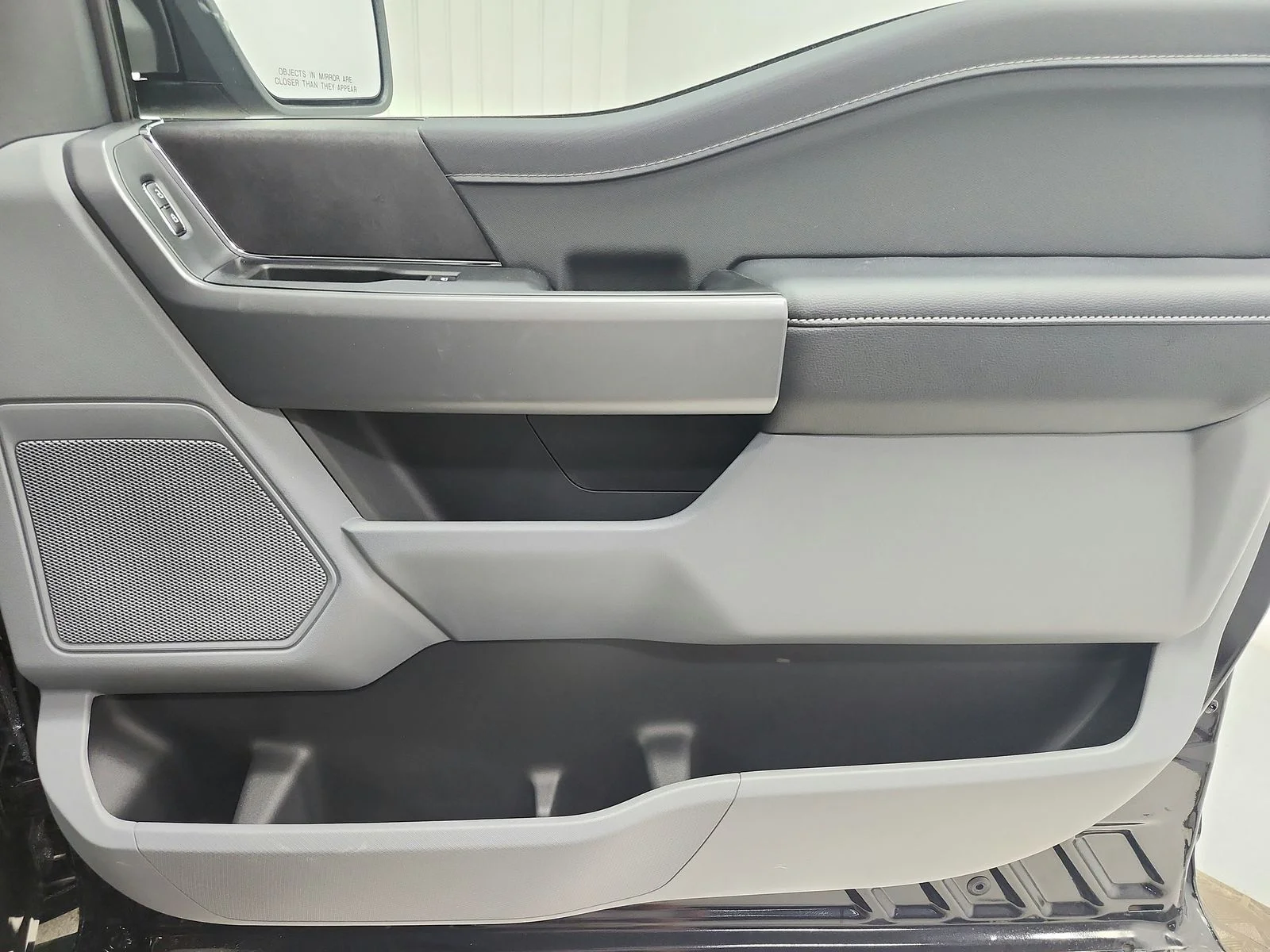 New 2026 Agate Black Metallic Ford XLT image 39