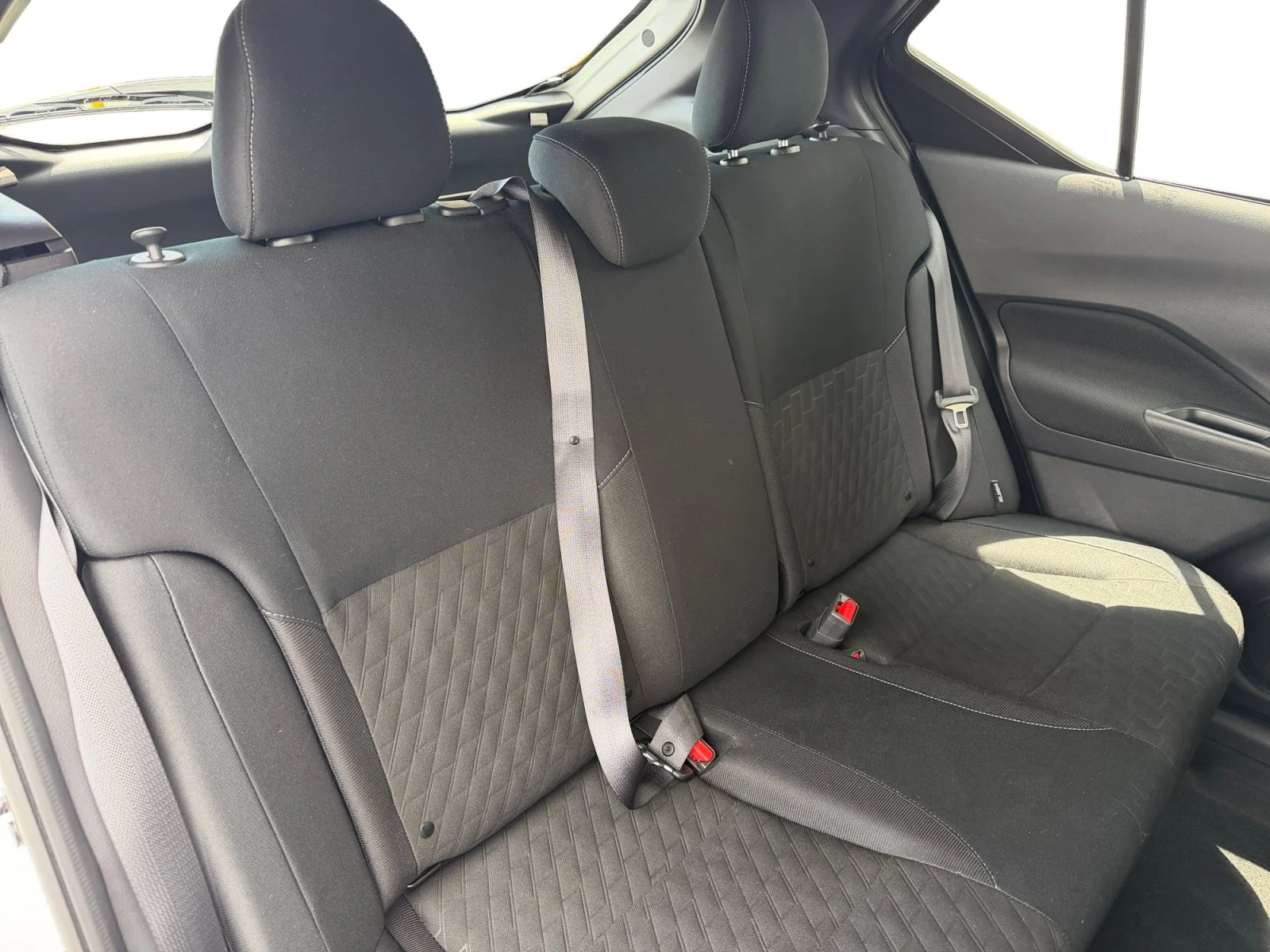 Used 2024 Aspen White Tricoat/Super Black Nissan SV image 30