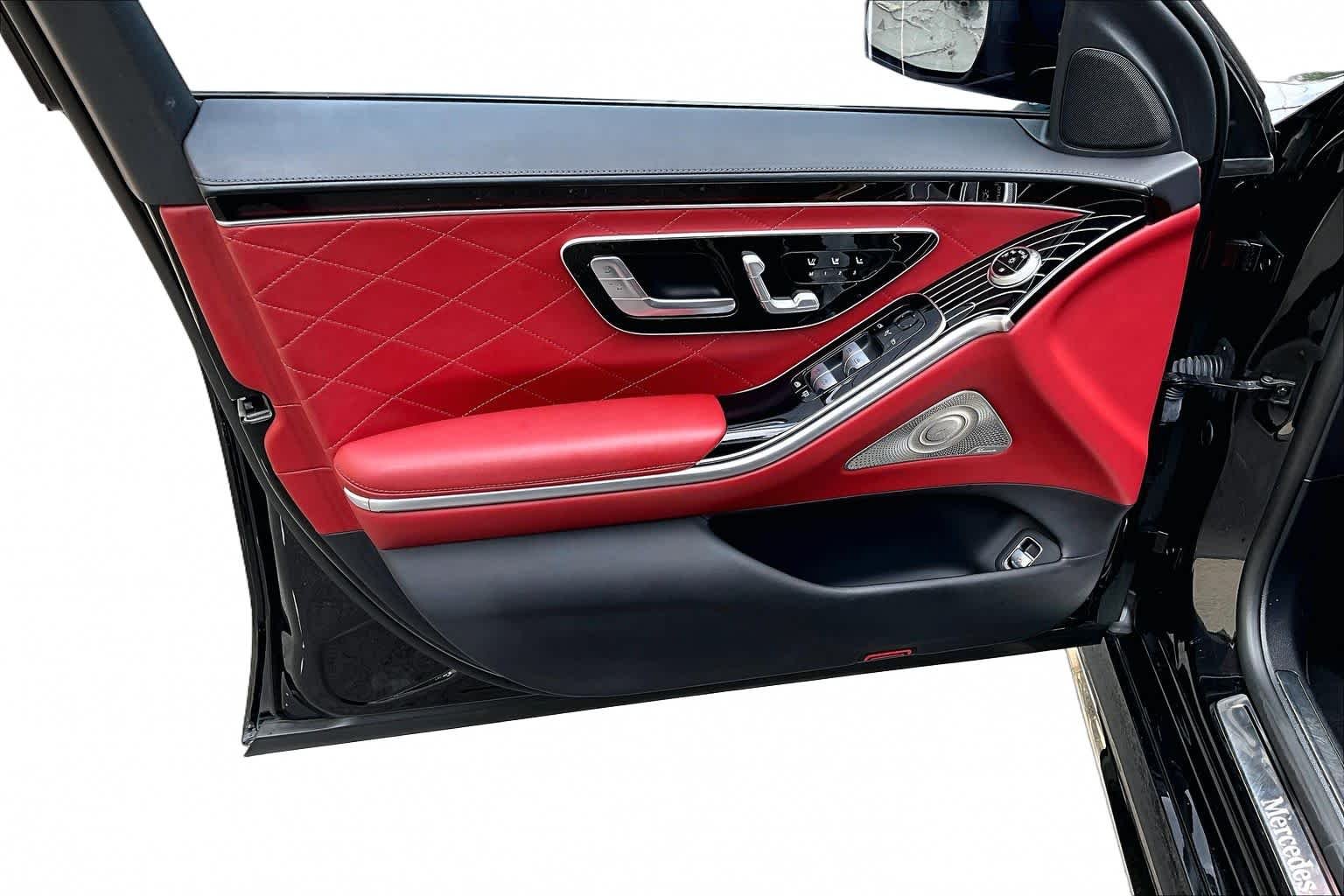 Used 2023 Obsidian Black Mercedes-Benz S 580 image 22