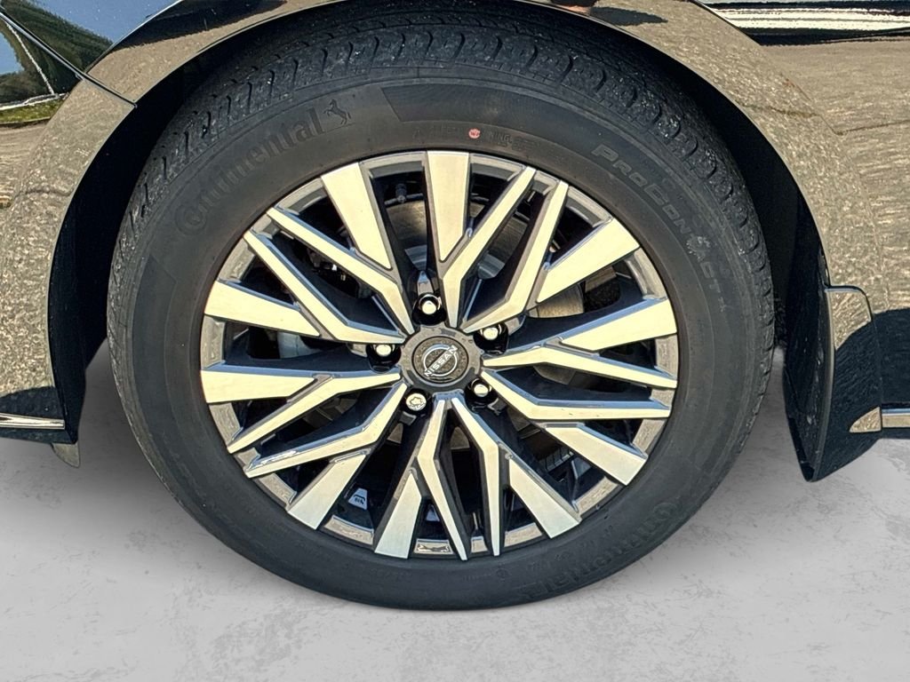 Used 2023 Black Nissan 2.5 SV image 20