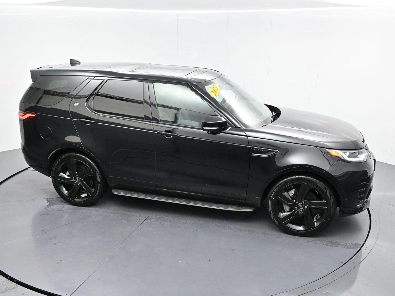 Used 2023 Black Land Rover S R-Dynamic image 47