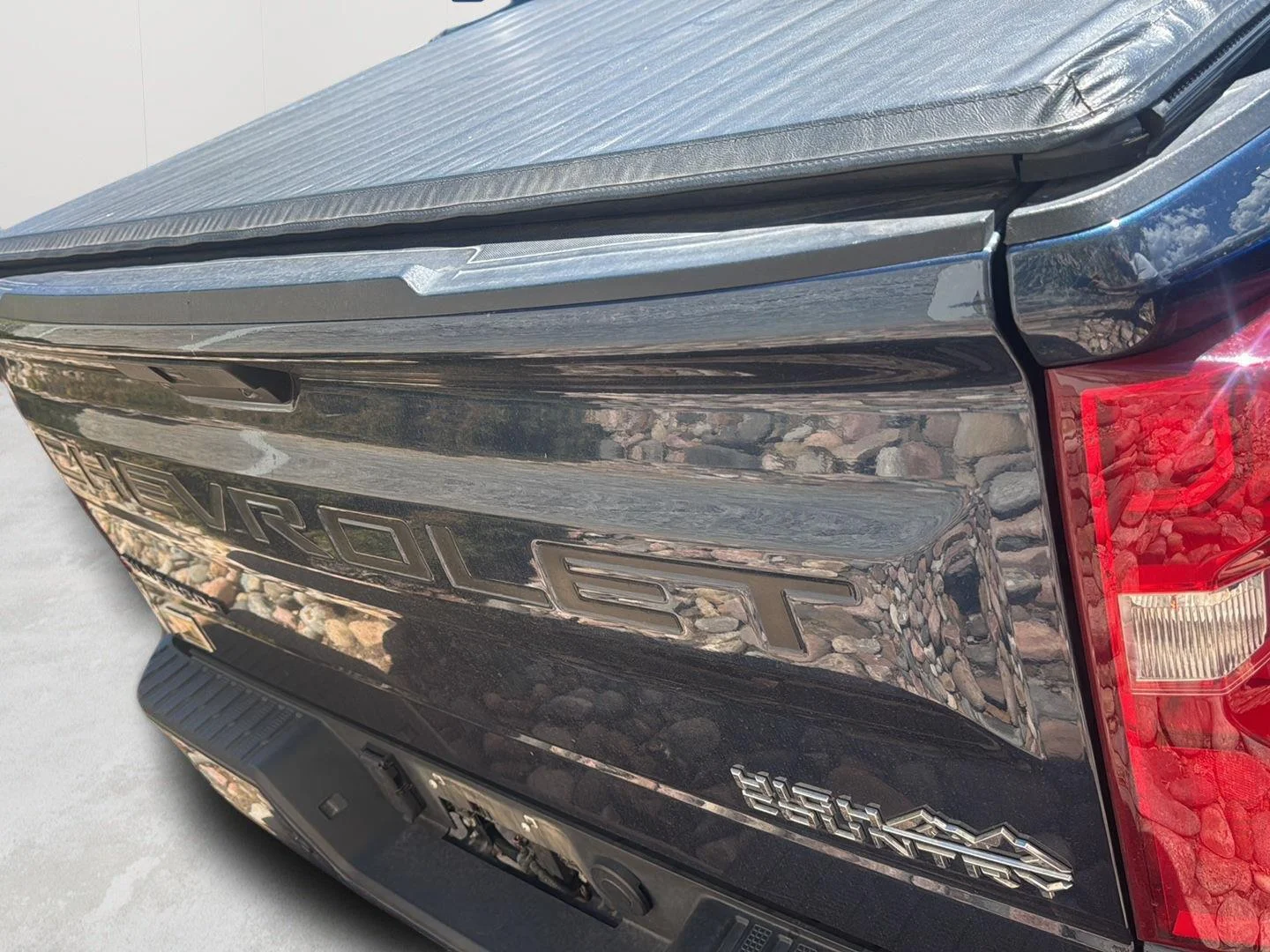 Used 2020 Northsky Blue Metallic Chevrolet High Country image 6