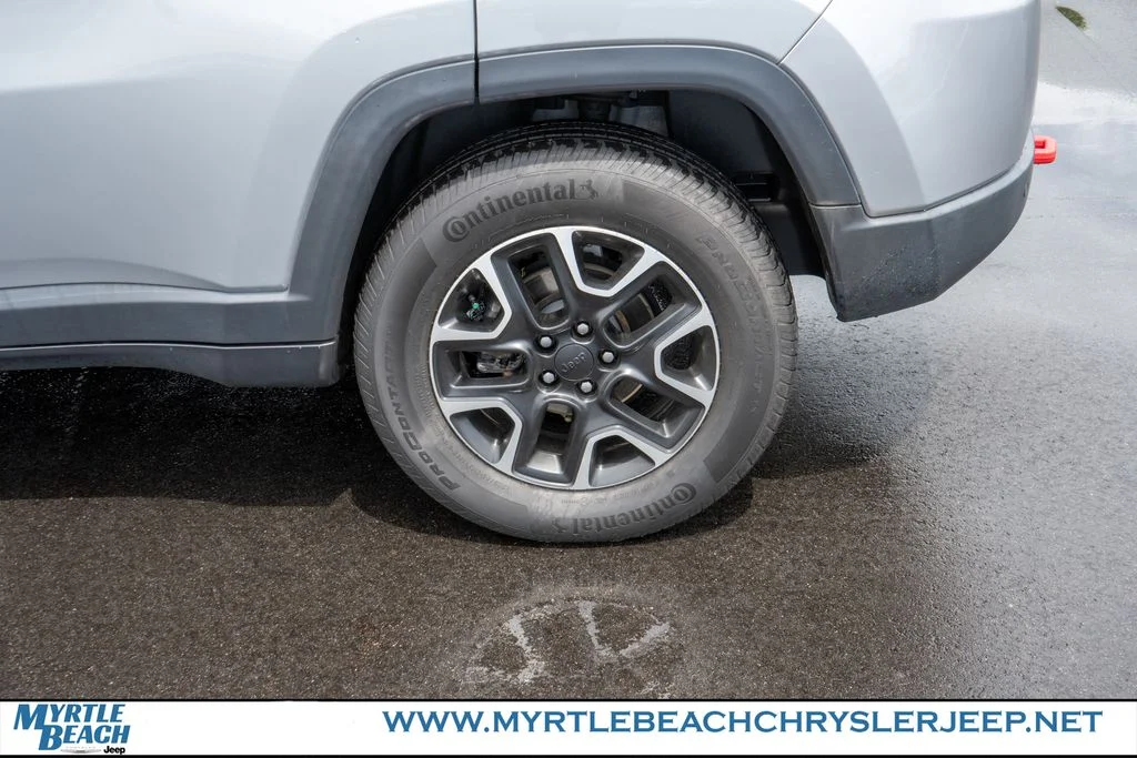 Certified Used 2021 Billet Silver Metallic Jeep Trailhawk image 12