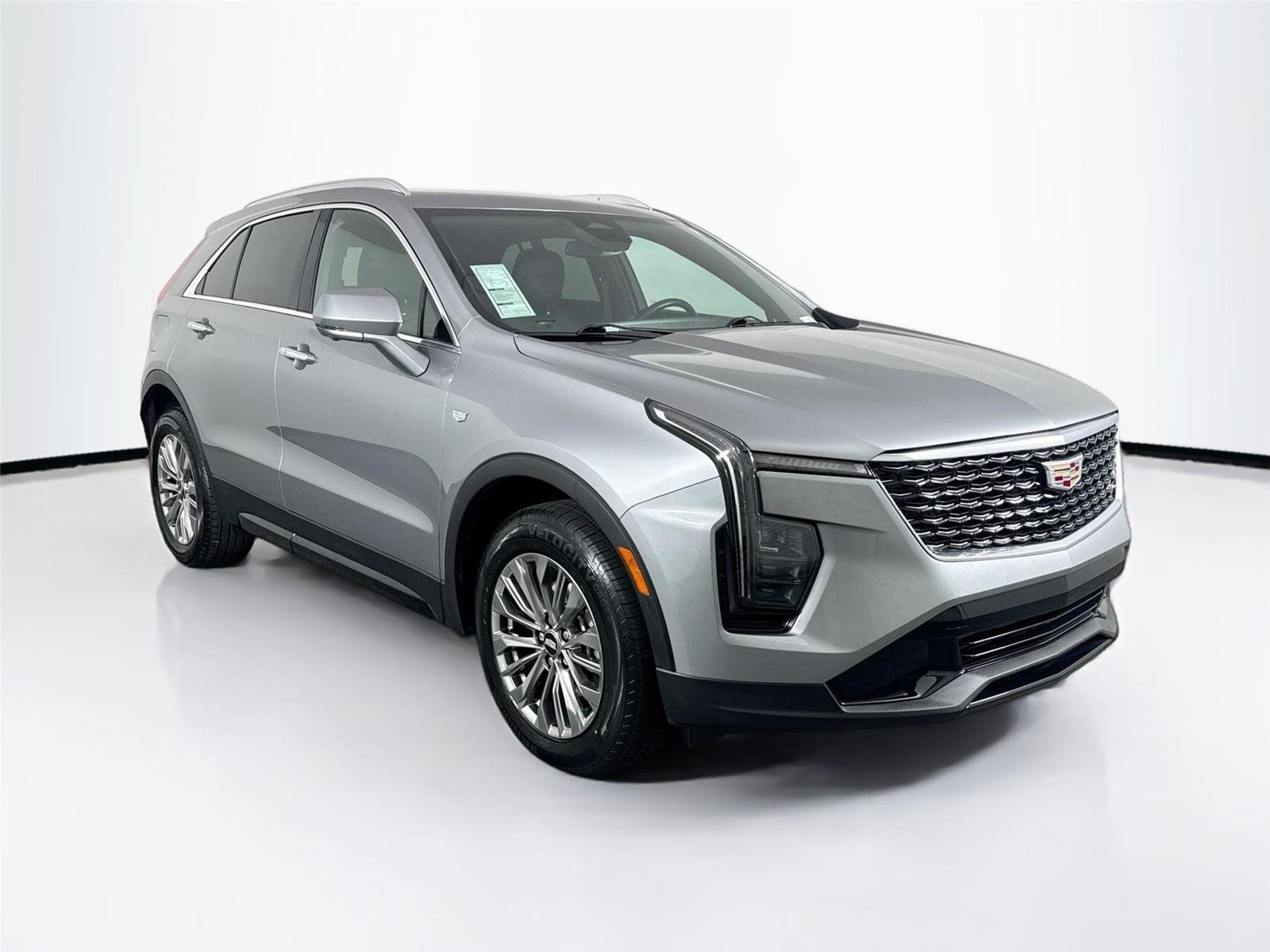 Used 2025 Argent Silver Metallic Cadillac FWD Premium Luxury image 9