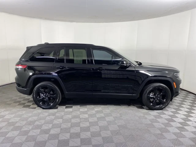 Used 2024 Black Jeep Altitude X image 7