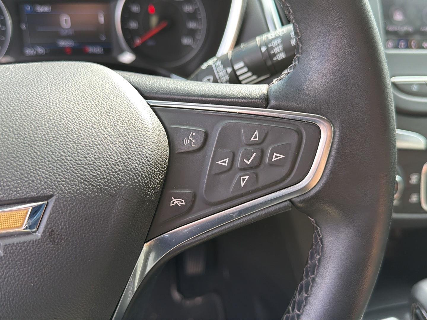 Used 2024 Lakeshore Blue Metallic Chevrolet LT image 18
