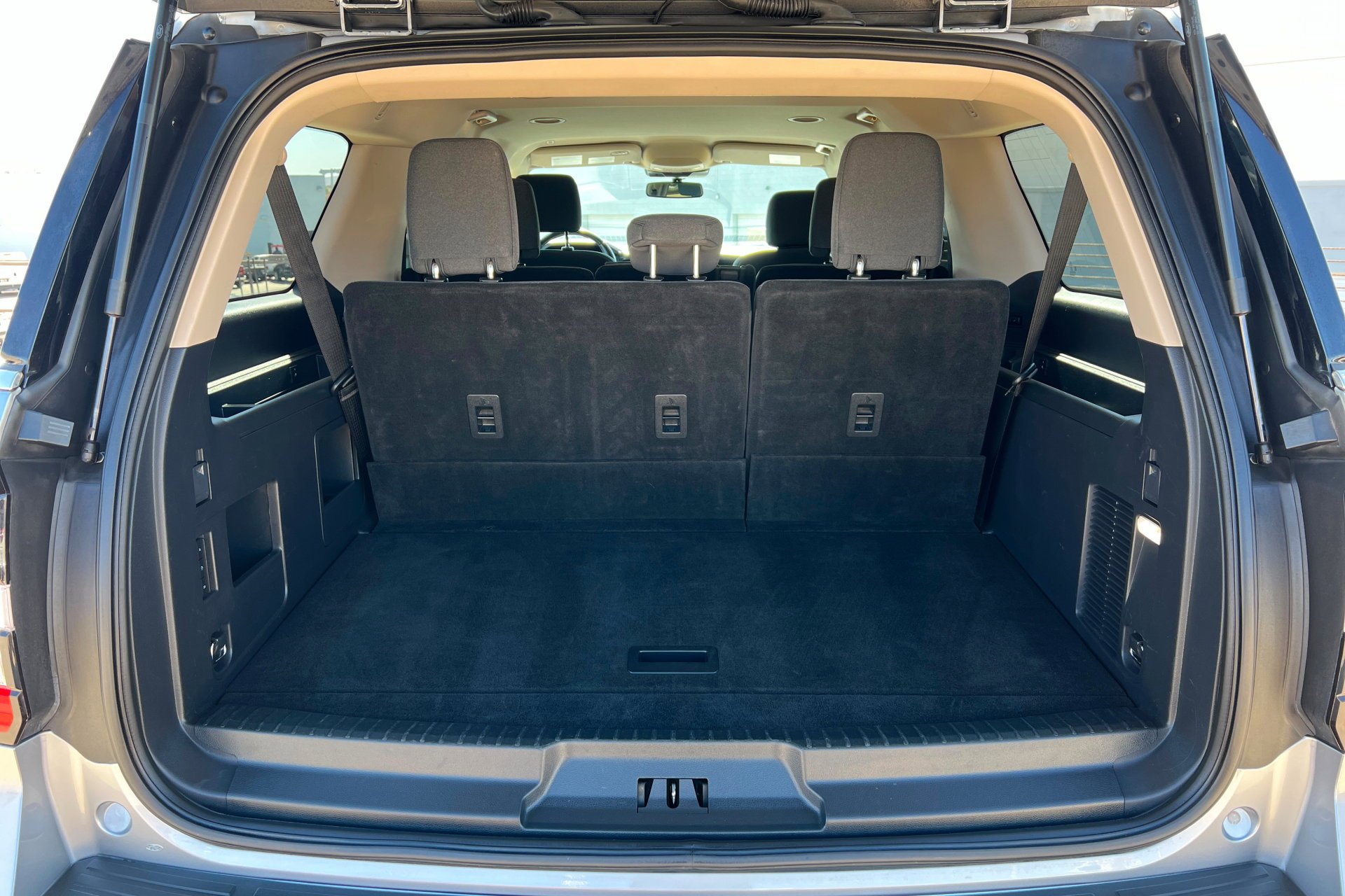 Used 2024 Silver Ford XLT image 24