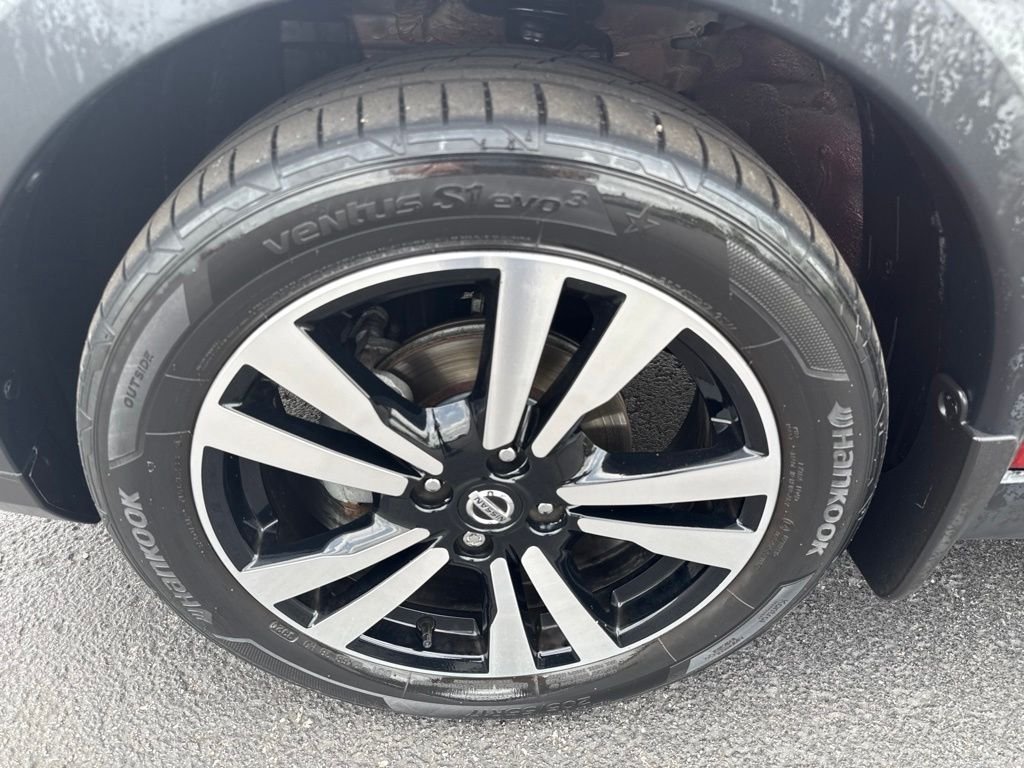 Used 2019 Red Nissan SV image 9