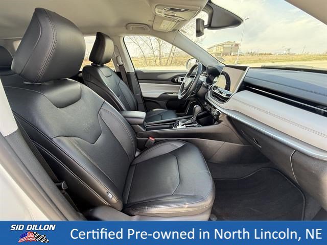 Used 2022 Bright White Clearcoat Jeep Limited image 22