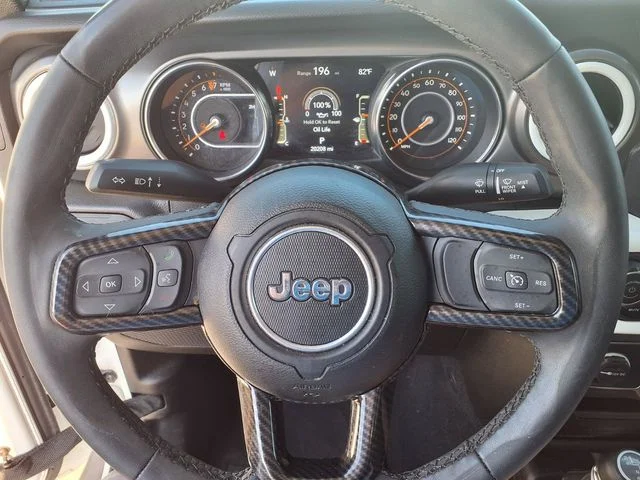 Used 2023 White Jeep Texas Trail image 18