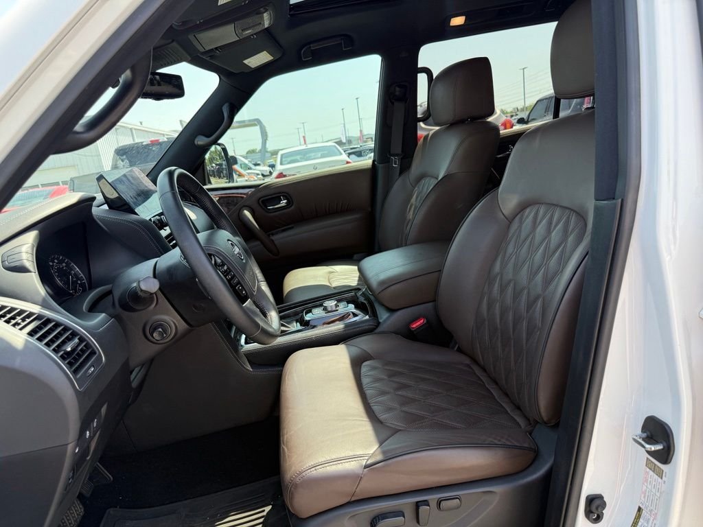 Used 2023 White Nissan Platinum image 5