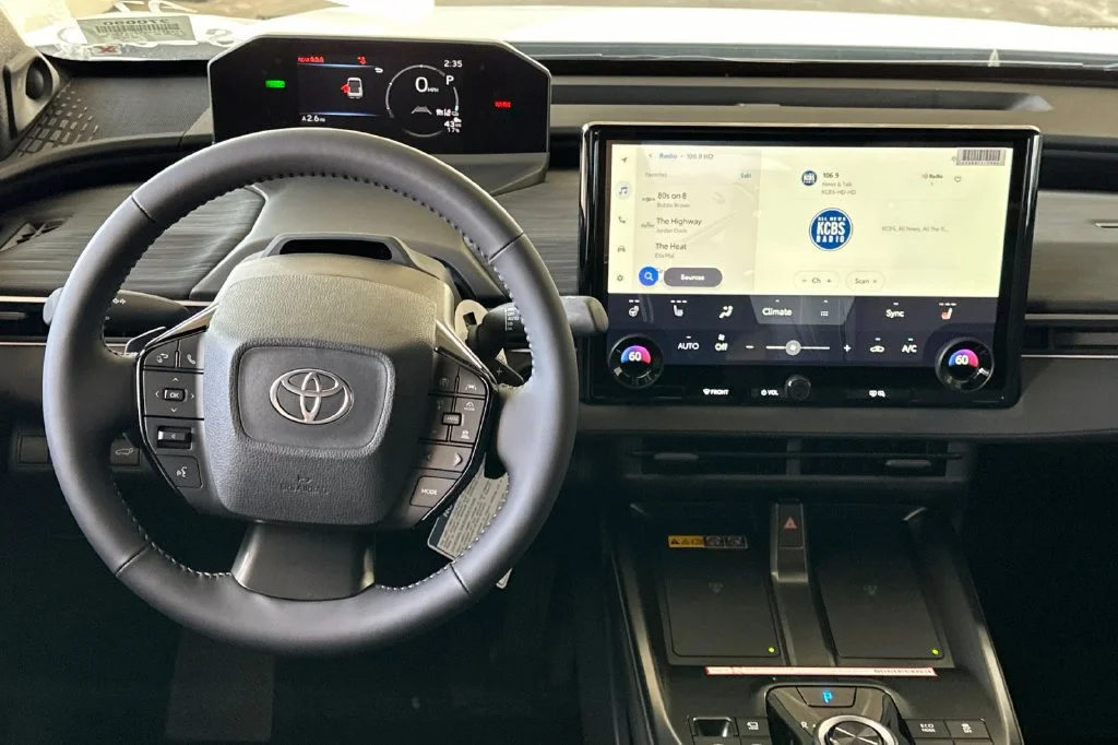 New 2027 Wind Chill Pearl <sup>1</sup> Toyota  XSE image 15