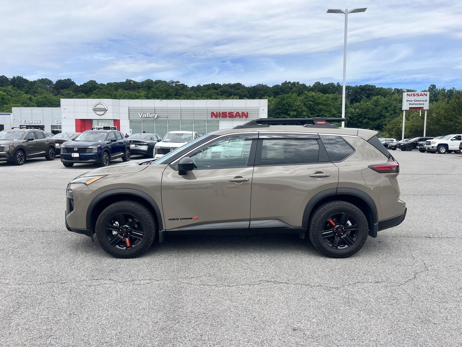 Used 2026  Nissan Rock Creek image 4
