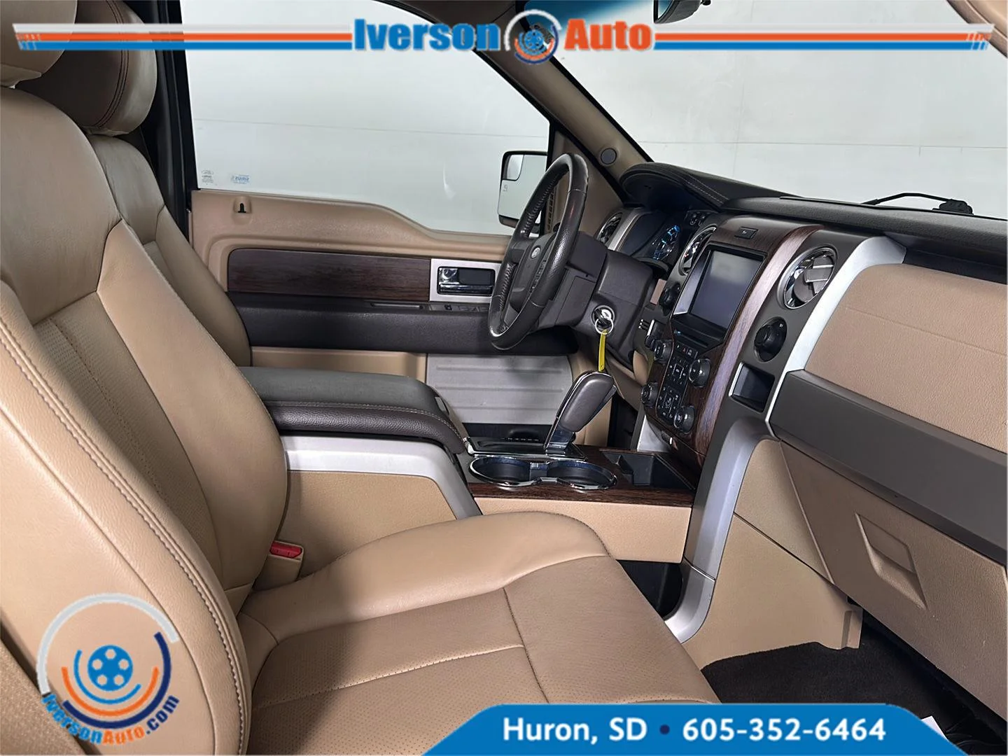 Used 2013 Green Gem Metallic/Pale Adobe Metallic Ford Lariat image 25