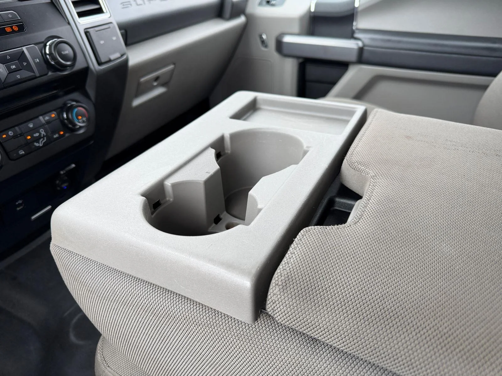 2018 Ford F-350 Super Duty XLT - Photo 25