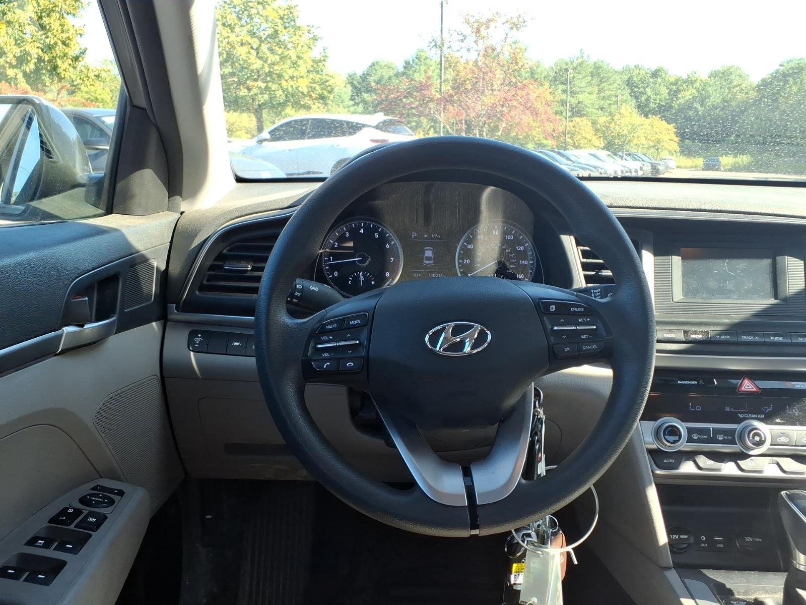 Used 2020 Fluid Metal Hyundai SE image 18