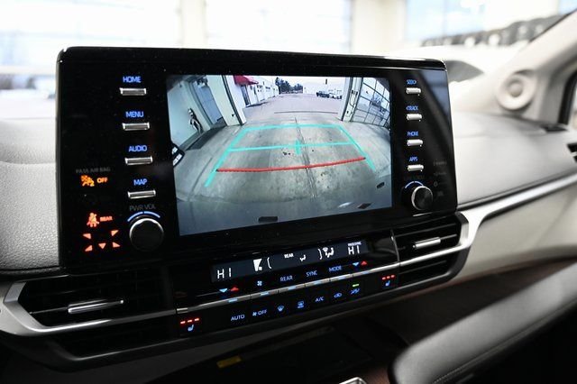 2023 Toyota Sienna XLE - Photo 18