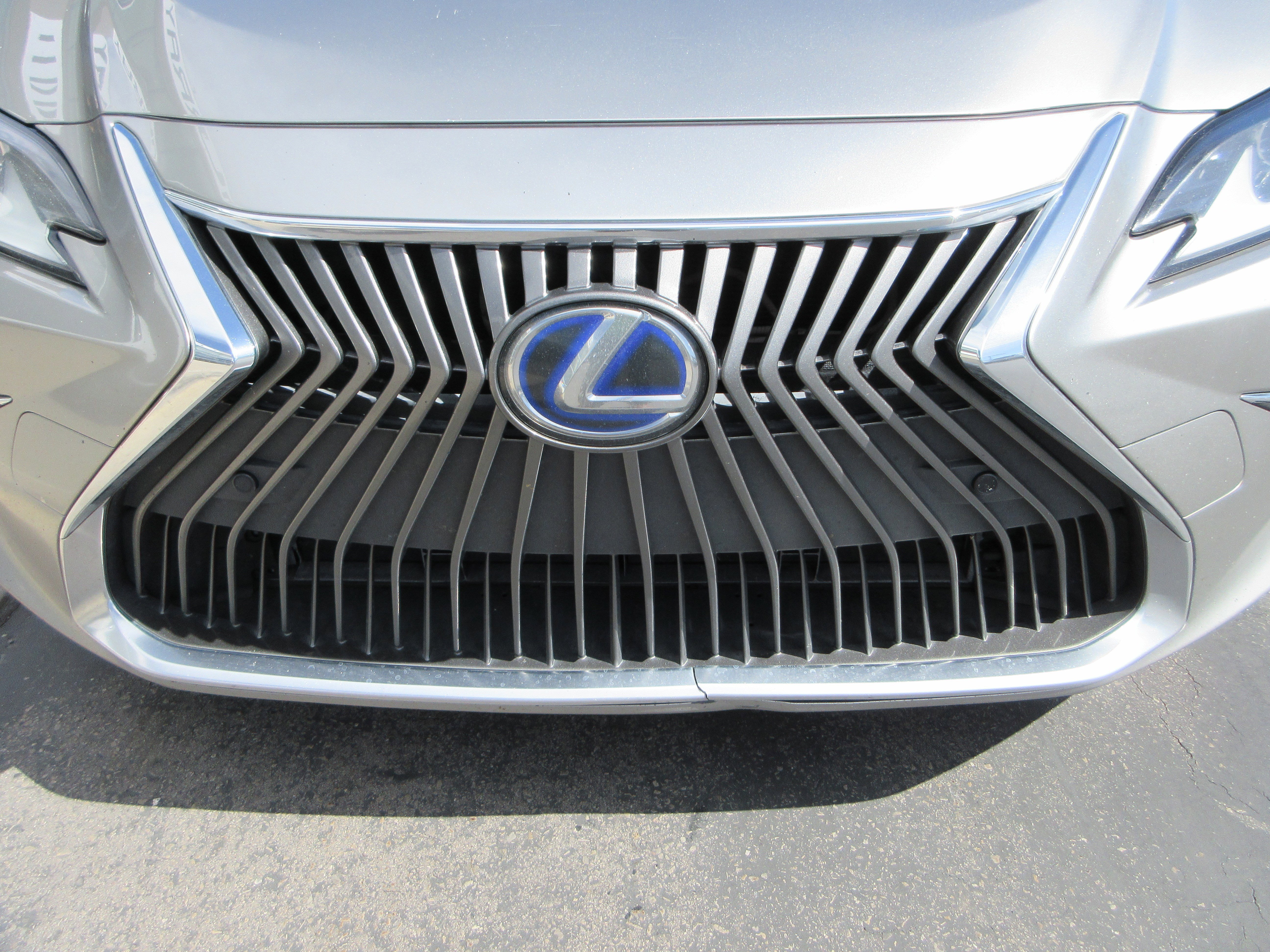 Used 2019 Atomic Silver Lexus 300h image 15
