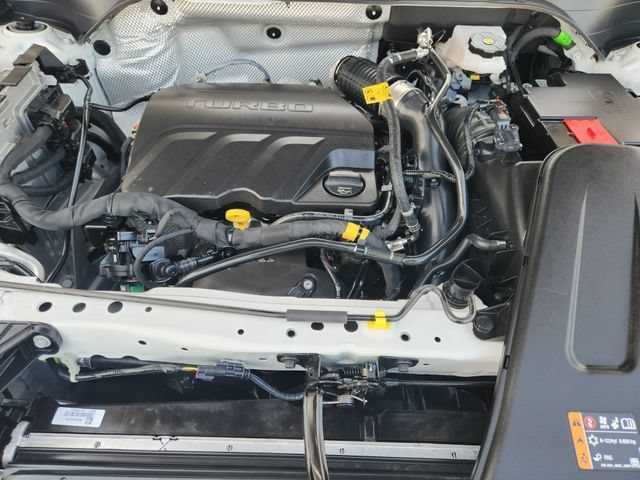 Used 2025 Summit White Buick Sport Touring image 31