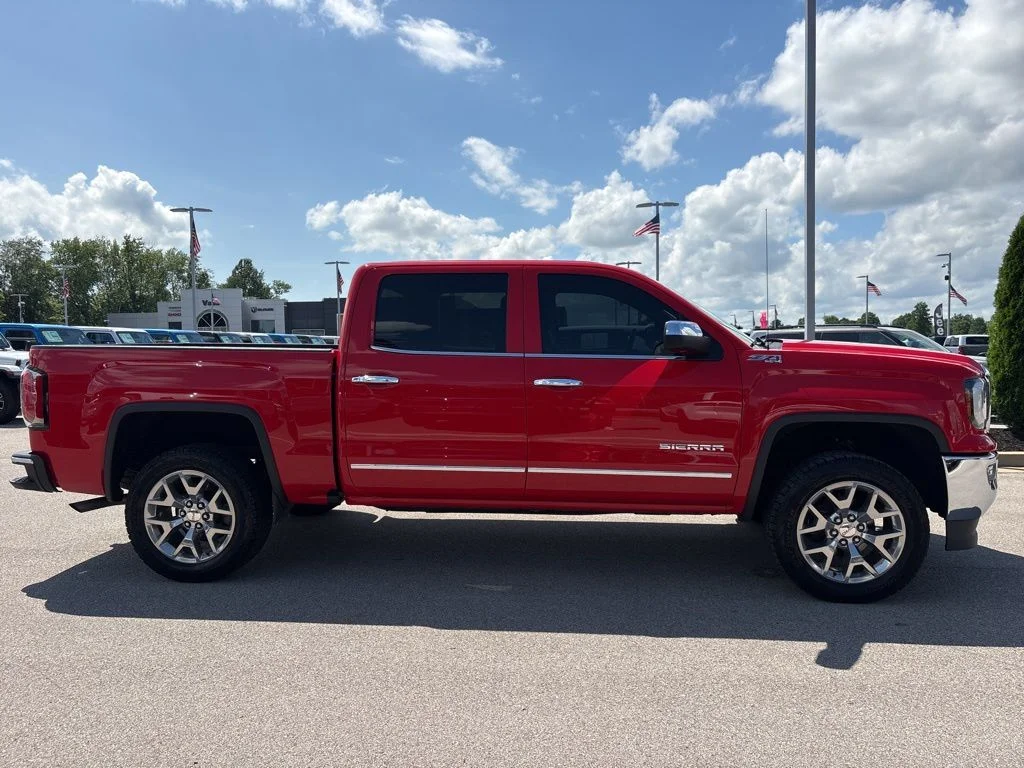 Used 2018 Cardinal Red GMC SLT image 7
