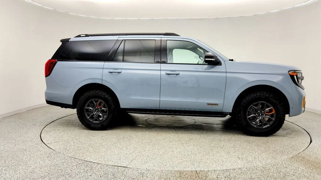 Used 2025 Glacier Gray Metallic TriCoat Ford Tremor 4x4 image 4