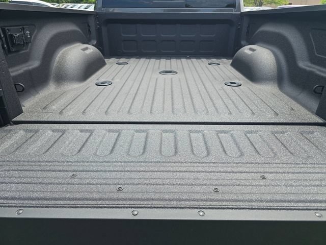 New 2026 Granite Crystal Metallic Clear-Coat Exterior Paint RAM Laramie image 39