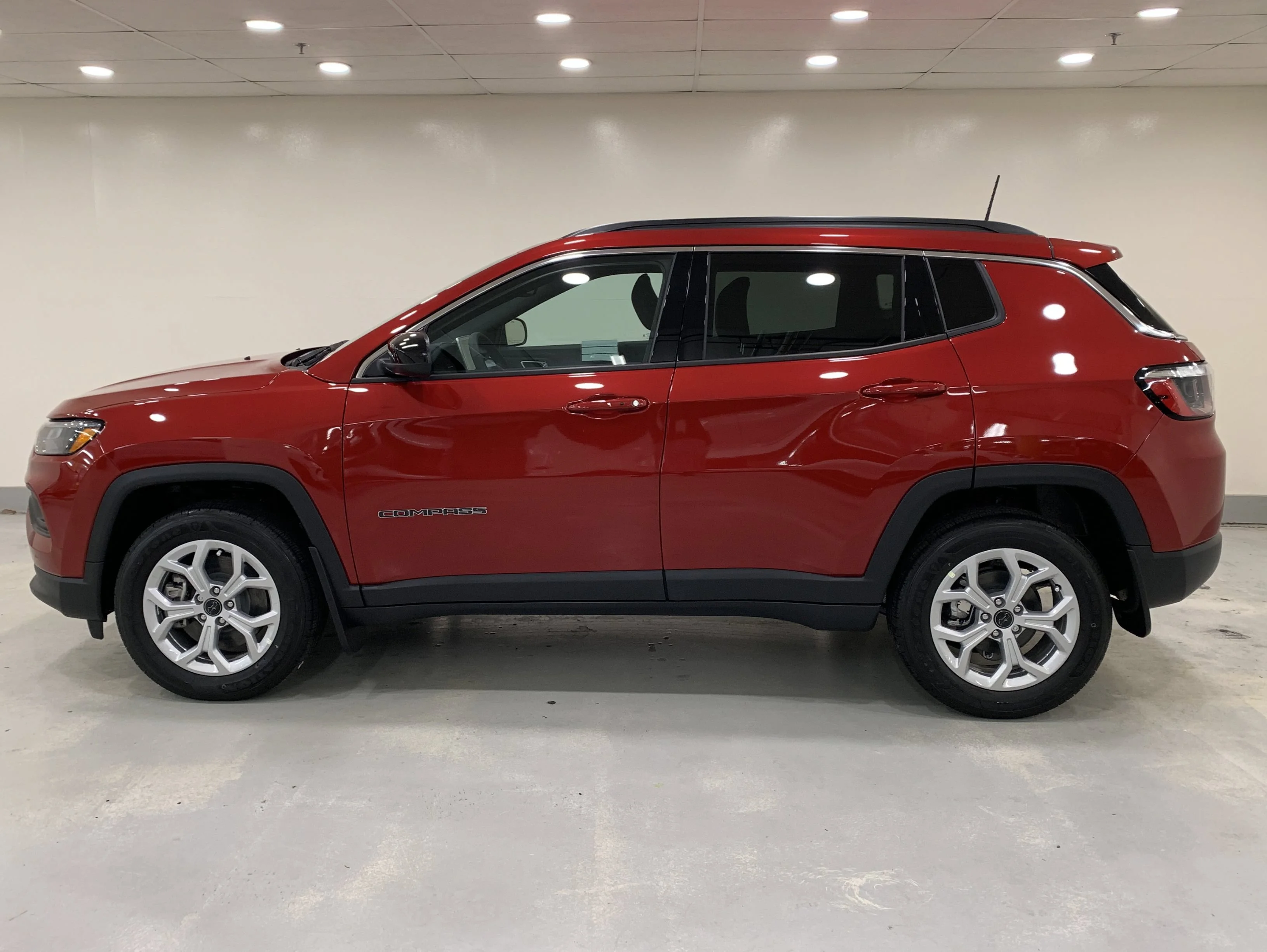 New 2026 Red Hot Pearl Jeep North image 2